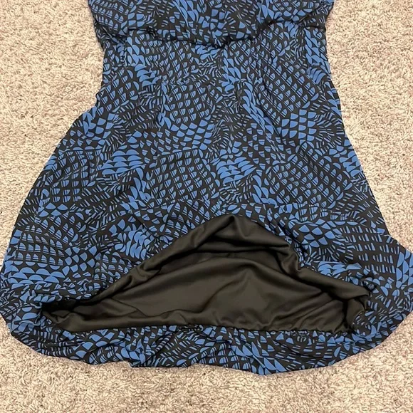 Banana Republic strapless dress, blue, black, cinched waste, small. - Picture 3 of 9